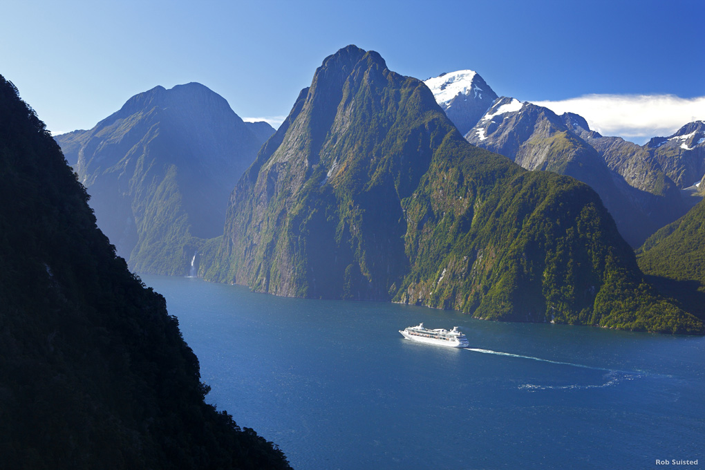 new-zealand-cruise-milford-sound