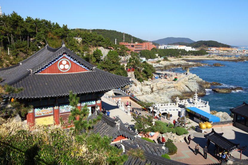 south-korea-busan-Haedong-Yonggungsa-Temple