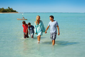 Muri beach Craig Owen 12family01 342 LR Cook Islands Family - Travel-Themed March Break Activities