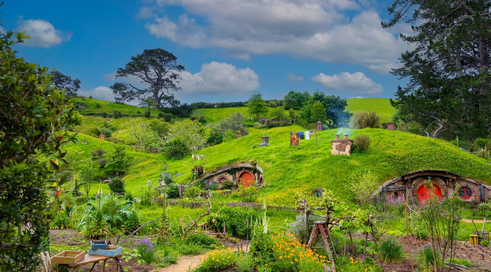 Discover New Zealand by Road 3 Self Drive Itineraries for the Ultimate Kiwi Adventure - Discover New Zealand by Road: 3 Self-Drive Itineraries for the Ultimate Kiwi Adventure